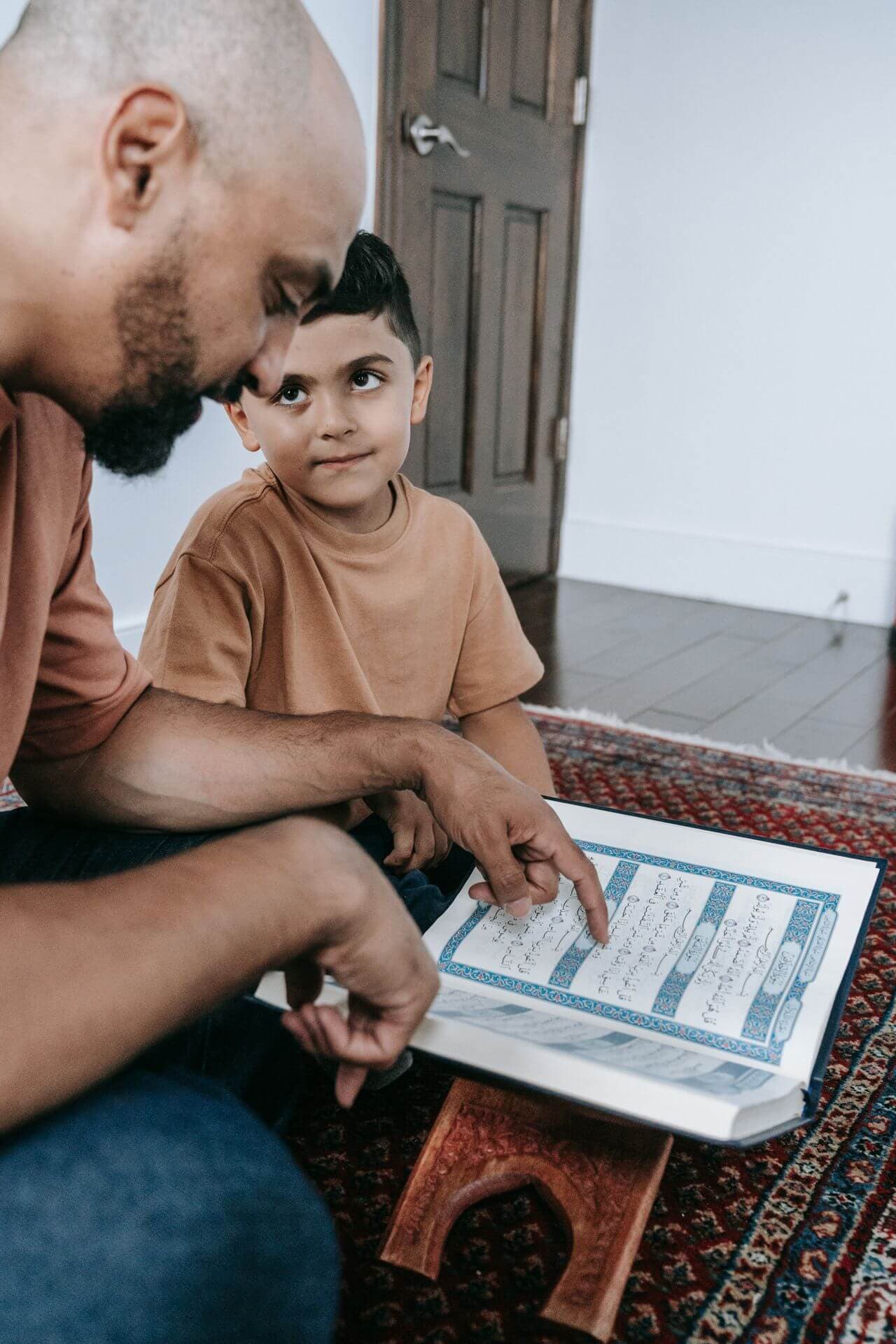 Student learning Quran online
